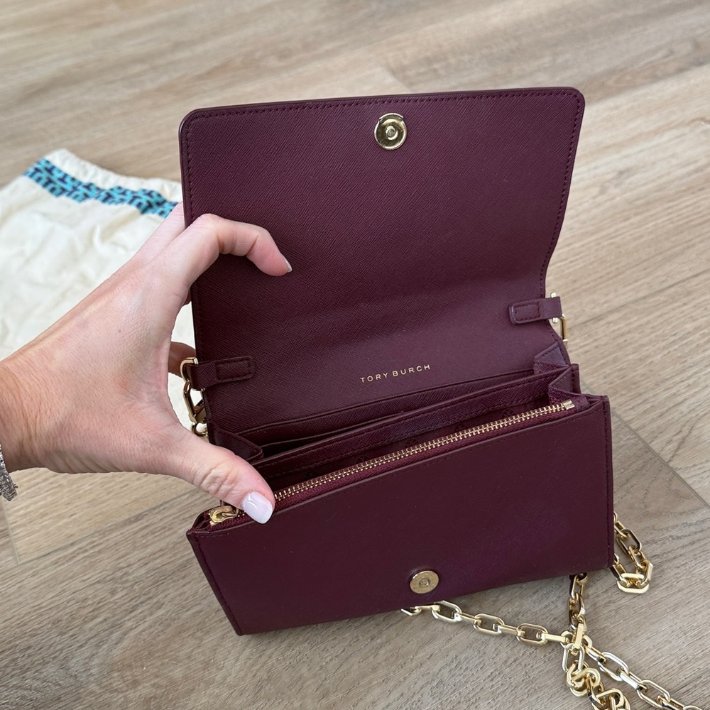 Tory Burch Plum Crossbody Bag with Gold Chain - Picture 7 of 11